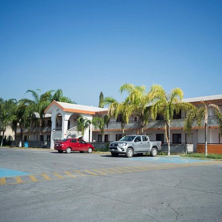 Capital O 88 Inn San Nicolás de los Garzas Exteriör bild