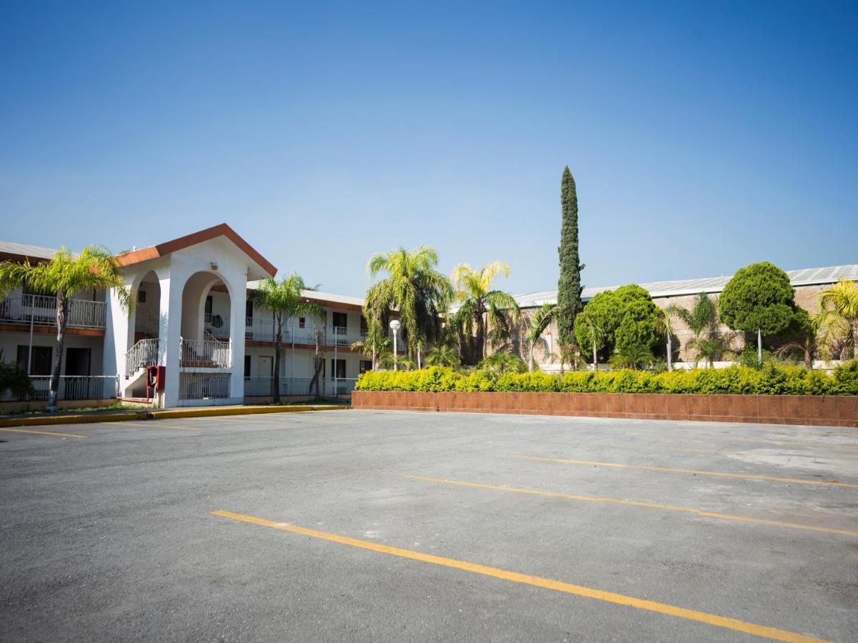 Capital O 88 Inn San Nicolás de los Garzas Exteriör bild